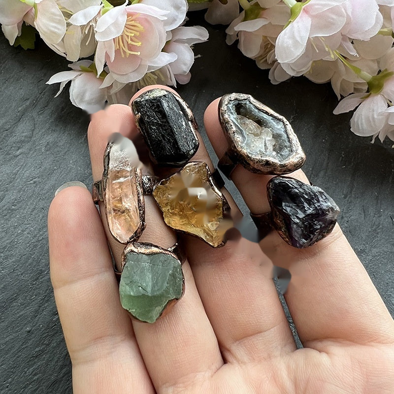 Set of rings with raw natural crystals