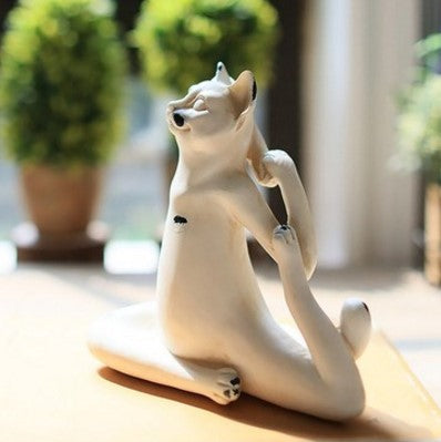 Modern home sculpture in resin, cats