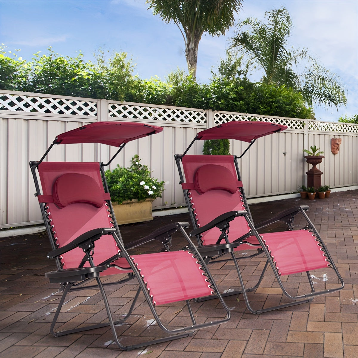 Sturdy folding sun lounger with sun protection