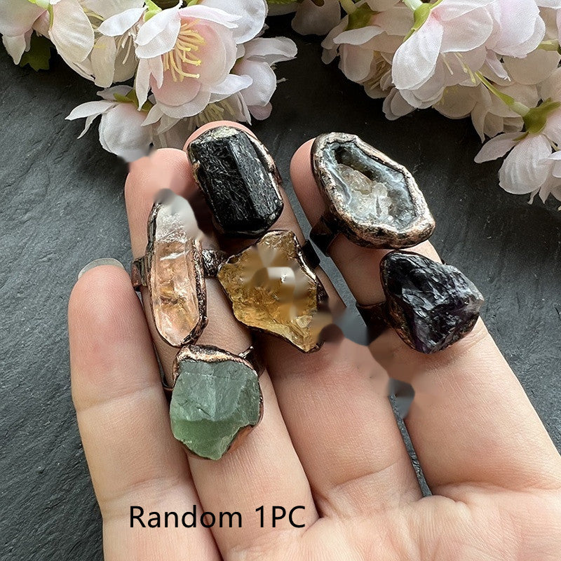 Set of rings with raw natural crystals