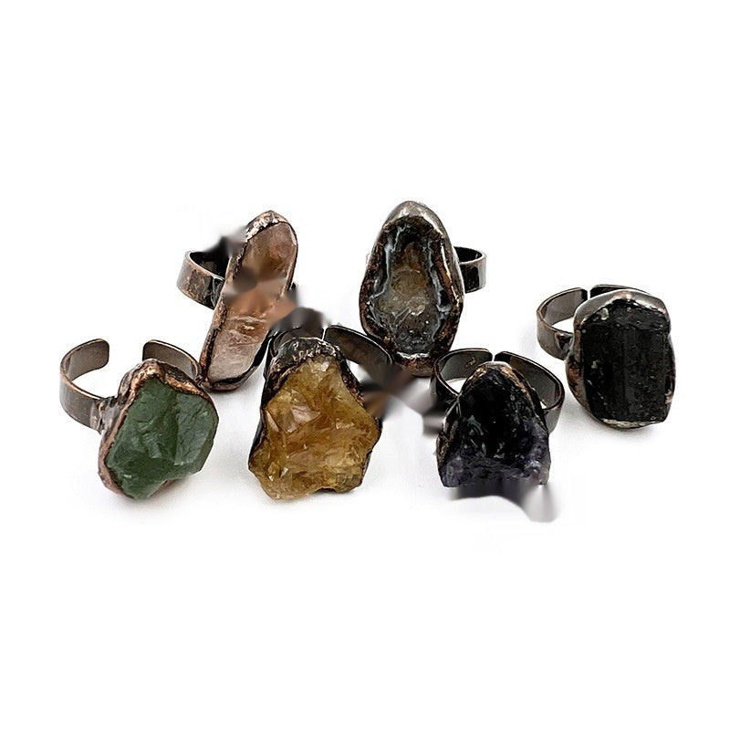 Set of rings with raw natural crystals